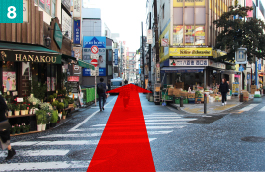 花屋さん、八百屋さんの間の路地